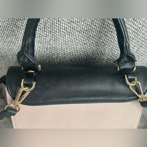 Elegant Black and Pink Satchel with Gold Accent - Picture 13 of 16